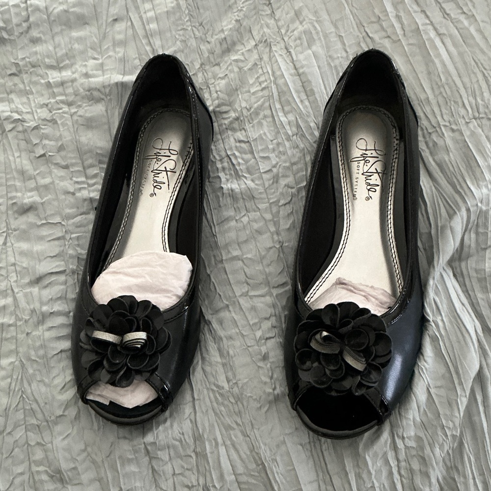 Life Stride Black Peep-Toe Flats with Floral Detail